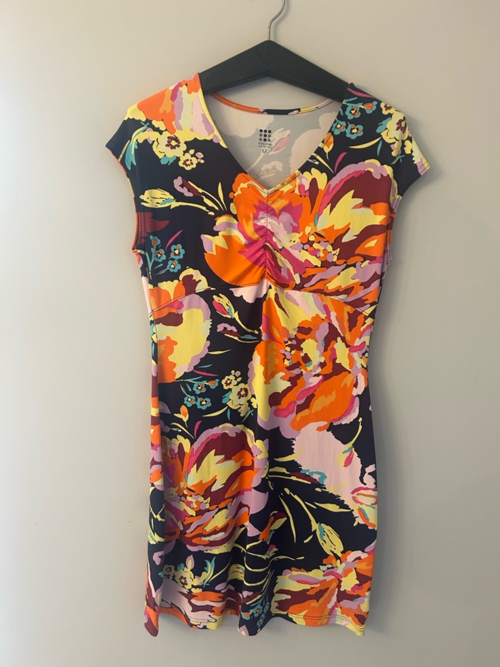 Vibrant Floral Title Nine V‑Neck Stretch Dress Casual/Golf Size M